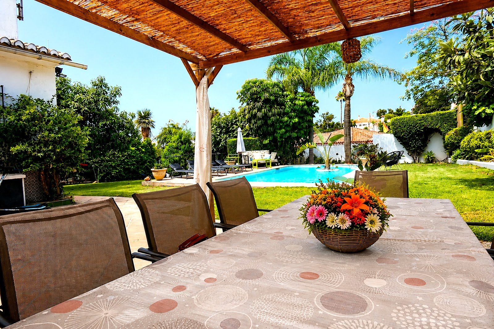 Outdoor kitchen and dining terrace