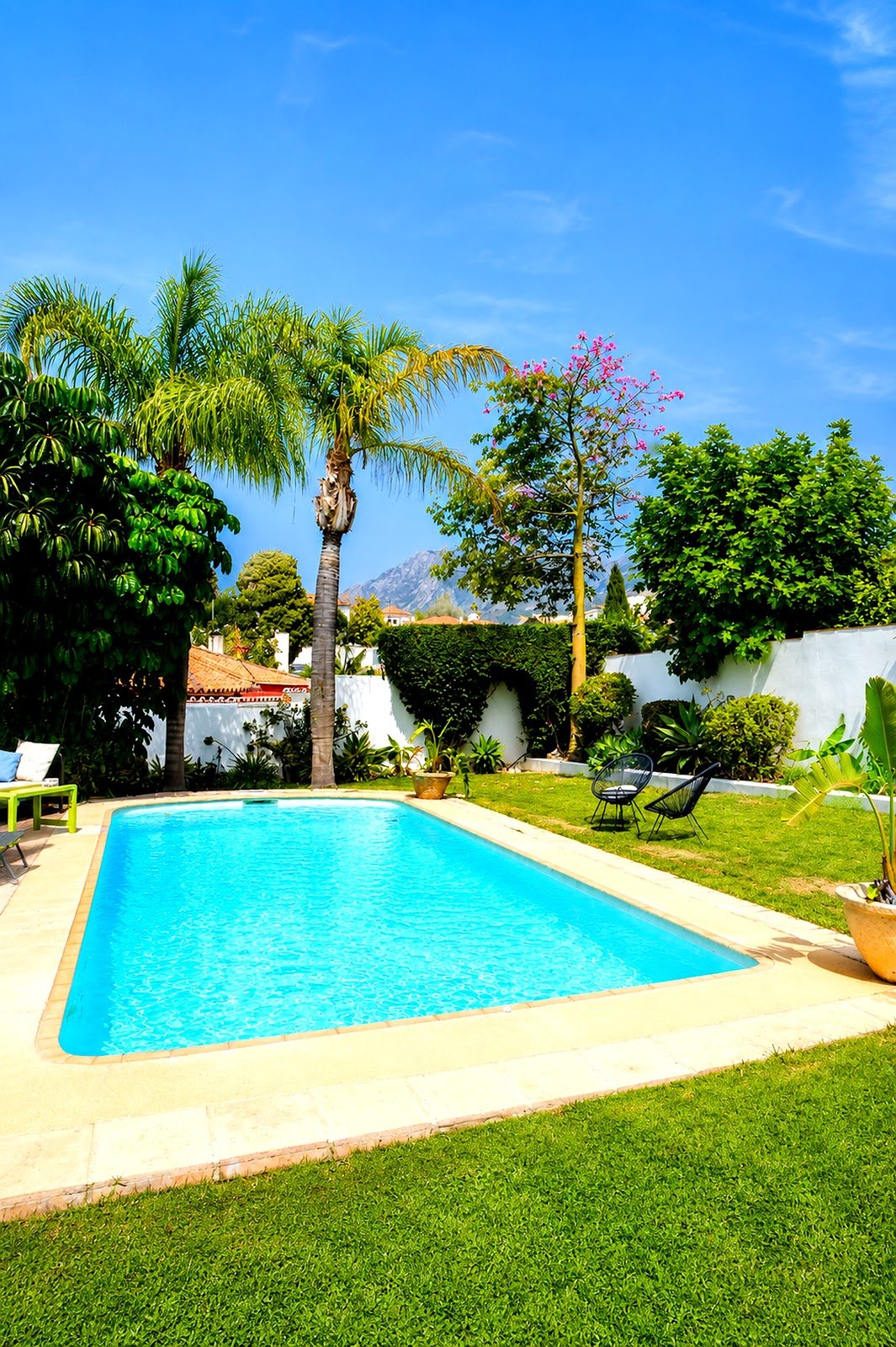 Swimming pool with mountain views